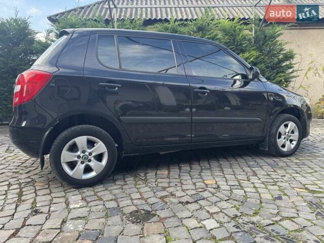 Черный Шкода Фабия, объемом двигателя 1.2 л и пробегом 95 тыс. км за 7500 $, фото 4 на Automoto.ua