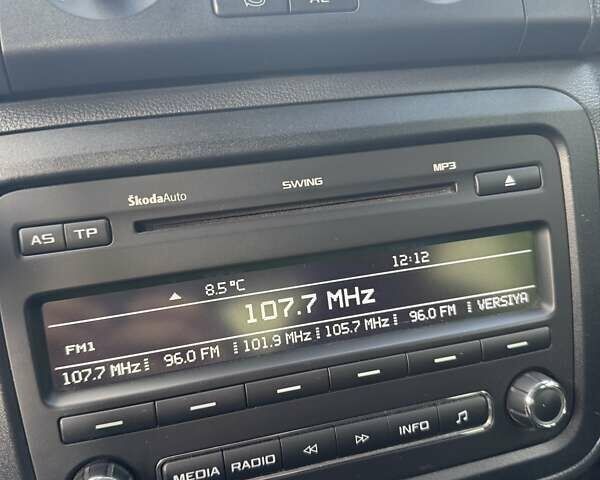 Черный Шкода Фабия, объемом двигателя 1.2 л и пробегом 95 тыс. км за 7500 $, фото 8 на Automoto.ua