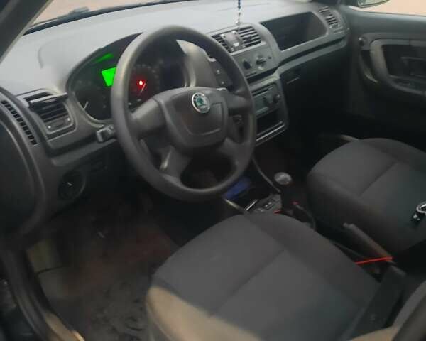 Шкода Фабия 2012 в Сарнах на Automoto.ua Черный Шкода Фабия, объемом двигателя 1.2 л и пробегом 170 тыс. км за 5700 $, фото 5 на Automoto.ua