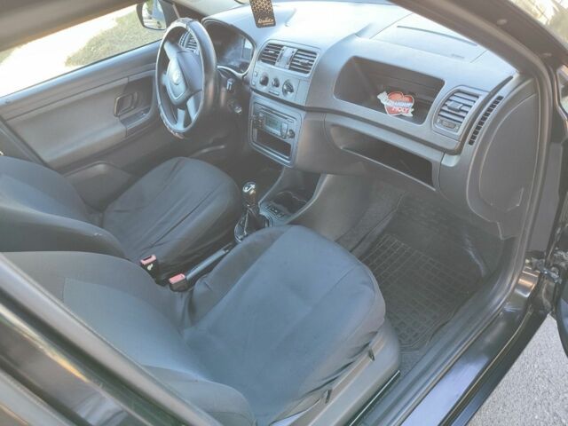 Шкода Фабия 2012 в Черкассах на Automoto.ua Черный Шкода Фабия, объемом двигателя 1.2 л и пробегом 320 тыс. км за 3950 $, фото 7 на Automoto.ua