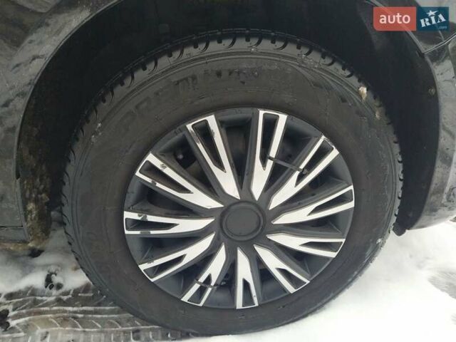 Черный Шкода Фабия, объемом двигателя 1.2 л и пробегом 188 тыс. км за 5200 $, фото 8 на Automoto.ua