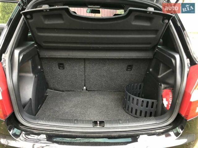 Черный Шкода Фабия, объемом двигателя 1.4 л и пробегом 170 тыс. км за 8750 $, фото 36 на Automoto.ua