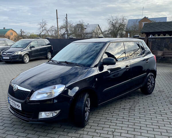 Черный Шкода Фабия, объемом двигателя 1.2 л и пробегом 188 тыс. км за 5500 $, фото 1 на Automoto.ua