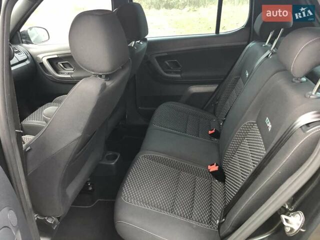 Черный Шкода Фабия, объемом двигателя 1.4 л и пробегом 170 тыс. км за 8750 $, фото 42 на Automoto.ua