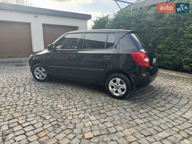 Черный Шкода Фабия, объемом двигателя 1.2 л и пробегом 95 тыс. км за 7500 $, фото 3 на Automoto.ua