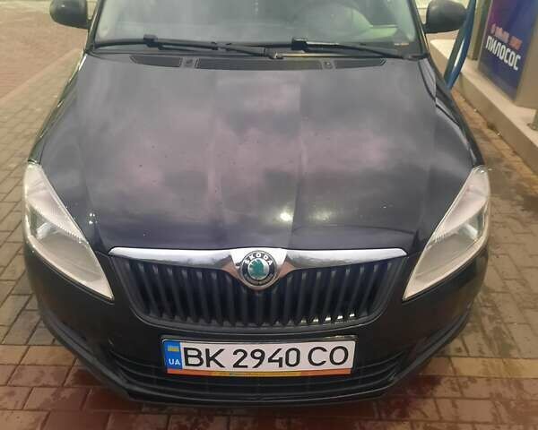 Шкода Фабия 2012 в Сарнах на Automoto.ua Черный Шкода Фабия, объемом двигателя 1.2 л и пробегом 170 тыс. км за 5700 $, фото 1 на Automoto.ua
