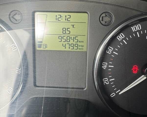 Черный Шкода Фабия, объемом двигателя 1.2 л и пробегом 95 тыс. км за 7500 $, фото 7 на Automoto.ua