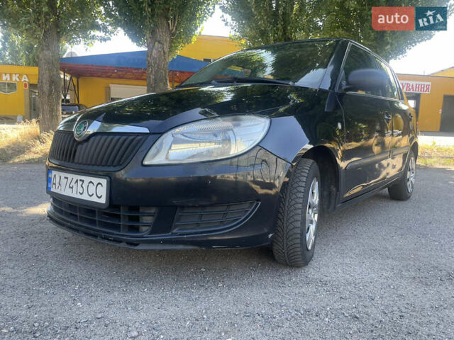 Черный Шкода Фабия, объемом двигателя 1.2 л и пробегом 320 тыс. км за 4200 $, фото 3 на Automoto.ua