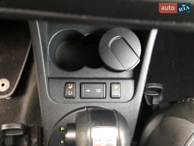 Черный Шкода Фабия, объемом двигателя 1.4 л и пробегом 170 тыс. км за 8750 $, фото 52 на Automoto.ua