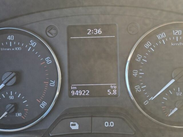 Черный Шкода Фабия, объемом двигателя 1 л и пробегом 95 тыс. км за 7500 $, фото 10 на Automoto.ua