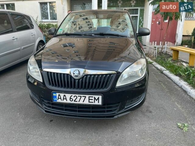 Черный Шкода Фабия, объемом двигателя 1.6 л и пробегом 231 тыс. км за 6000 $, фото 2 на Automoto.ua