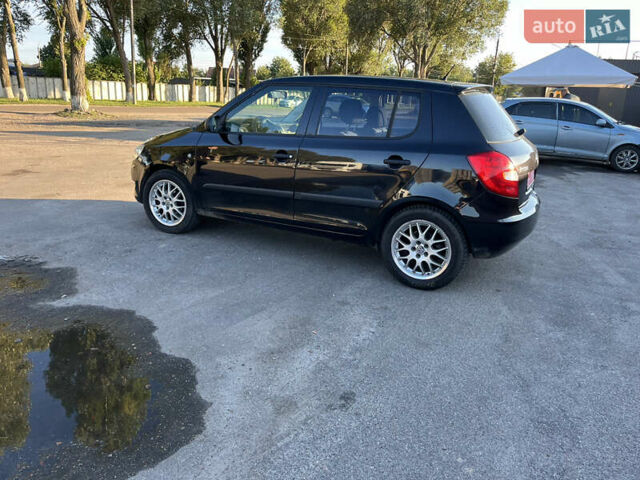 Черный Шкода Фабия, объемом двигателя 1.2 л и пробегом 180 тыс. км за 6200 $, фото 3 на Automoto.ua
