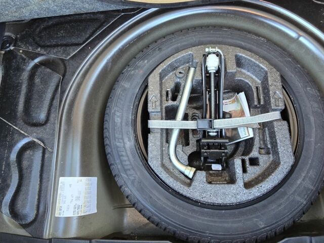 Черный Шкода Фабия, объемом двигателя 1 л и пробегом 95 тыс. км за 7500 $, фото 8 на Automoto.ua