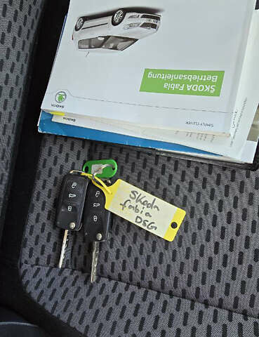 Черный Шкода Фабия, объемом двигателя 0 л и пробегом 95 тыс. км за 7500 $, фото 13 на Automoto.ua