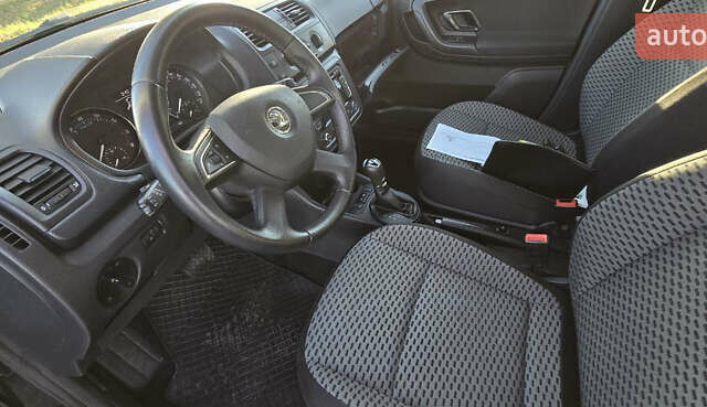 Черный Шкода Фабия, объемом двигателя 0 л и пробегом 95 тыс. км за 7500 $, фото 25 на Automoto.ua