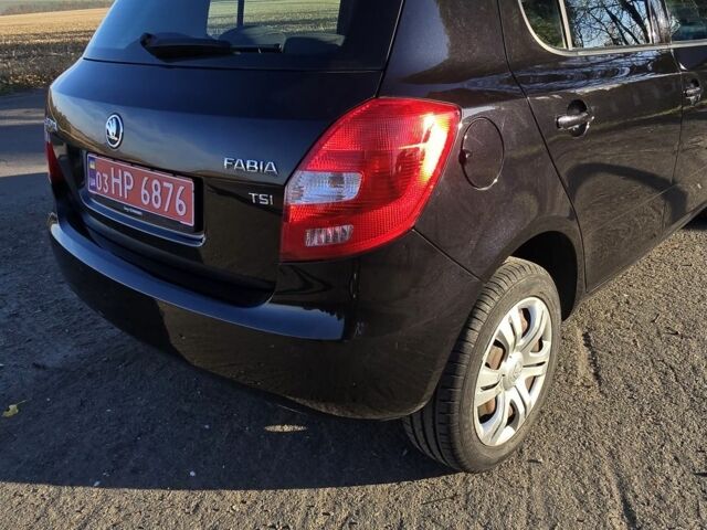 Черный Шкода Фабия, объемом двигателя 1 л и пробегом 95 тыс. км за 7500 $, фото 5 на Automoto.ua