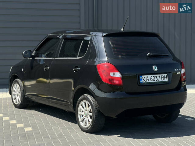 Черный Шкода Фабия, объемом двигателя 1.39 л и пробегом 212 тыс. км за 5950 $, фото 2 на Automoto.ua