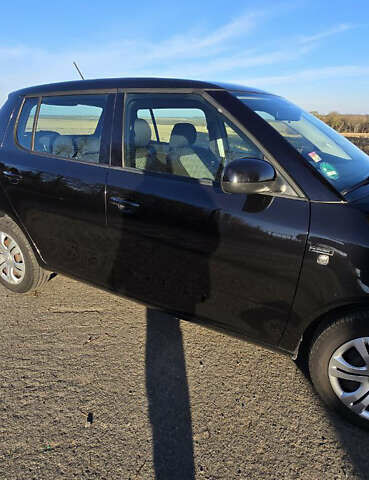 Черный Шкода Фабия, объемом двигателя 0 л и пробегом 95 тыс. км за 7500 $, фото 41 на Automoto.ua