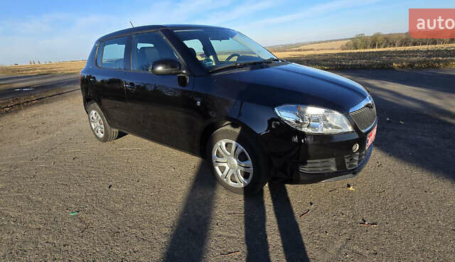 Черный Шкода Фабия, объемом двигателя 0 л и пробегом 95 тыс. км за 7500 $, фото 4 на Automoto.ua