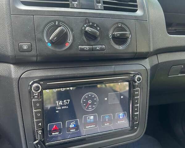 Чорний Шкода Фабія, об'ємом двигуна 1.2 л та пробігом 175 тис. км за 6100 $, фото 8 на Automoto.ua
