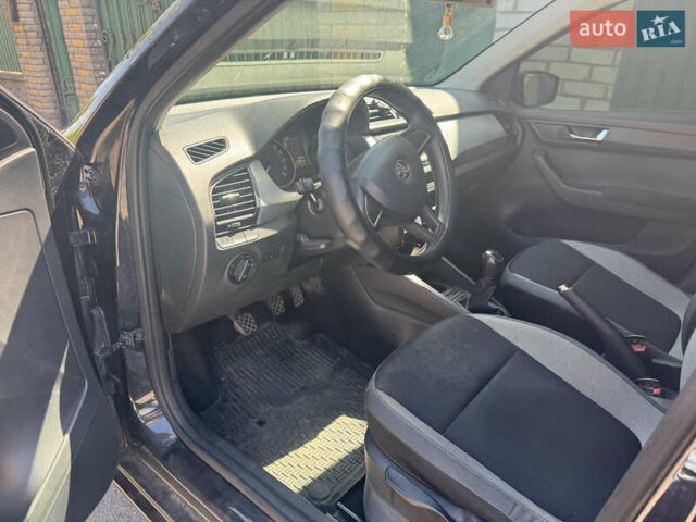 Чорний Шкода Фабія, об'ємом двигуна 1.42 л та пробігом 285 тис. км за 7999 $, фото 5 на Automoto.ua