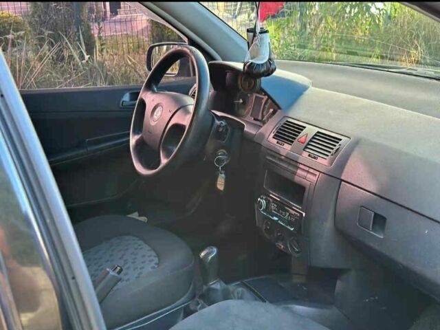 Черный Шкода Фабия, объемом двигателя 1.2 л и пробегом 197 тыс. км за 3200 $, фото 3 на Automoto.ua