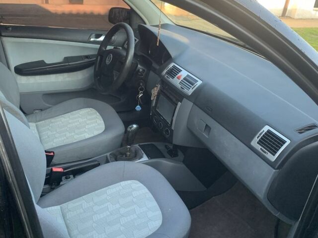 Черный Шкода Фабия, объемом двигателя 1.4 л и пробегом 210 тыс. км за 1600 $, фото 6 на Automoto.ua