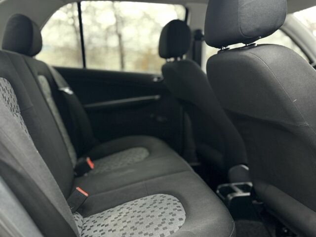 Черный Шкода Фабия, объемом двигателя 1.2 л и пробегом 200 тыс. км за 3100 $, фото 11 на Automoto.ua