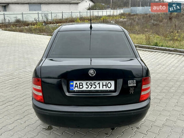 Черный Шкода Фабия, объемом двигателя 1.4 л и пробегом 233 тыс. км за 3750 $, фото 5 на Automoto.ua