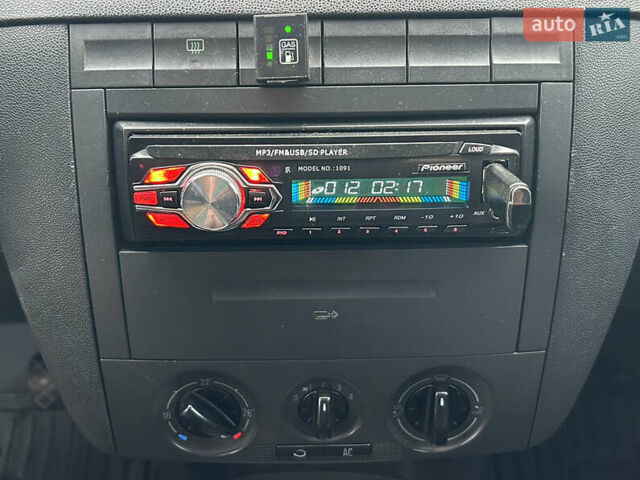 Черный Шкода Фабия, объемом двигателя 1.4 л и пробегом 234 тыс. км за 3700 $, фото 21 на Automoto.ua