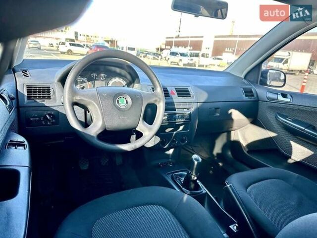 Чорний Шкода Фабія, об'ємом двигуна 1.2 л та пробігом 285 тис. км за 4200 $, фото 13 на Automoto.ua