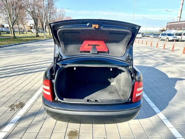 Черный Шкода Фабия, объемом двигателя 1.2 л и пробегом 285 тыс. км за 4200 $, фото 17 на Automoto.ua