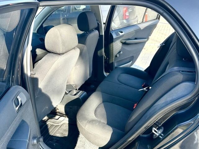 Черный Шкода Фабия, объемом двигателя 1.2 л и пробегом 285 тыс. км за 4200 $, фото 12 на Automoto.ua