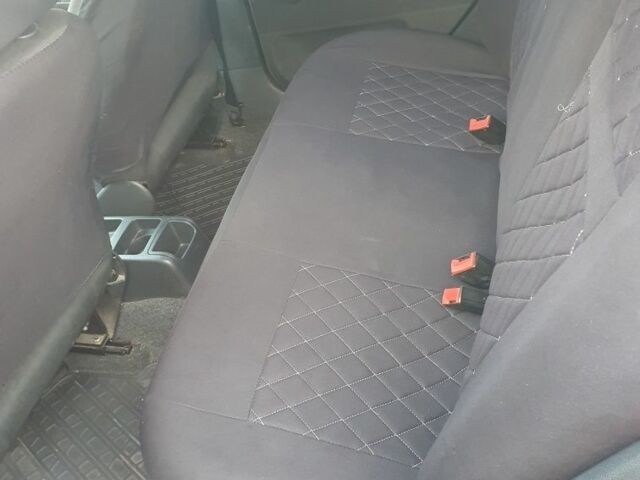 Чорний Шкода Фабія, об'ємом двигуна 1.2 л та пробігом 530 тис. км за 1950 $, фото 5 на Automoto.ua