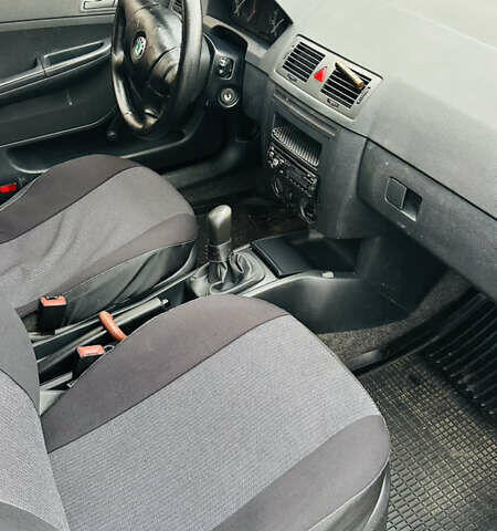 Чорний Шкода Фабія, об'ємом двигуна 1.2 л та пробігом 246 тис. км за 3100 $, фото 11 на Automoto.ua