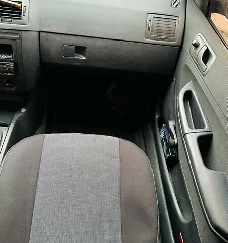 Чорний Шкода Фабія, об'ємом двигуна 1.2 л та пробігом 246 тис. км за 3100 $, фото 15 на Automoto.ua