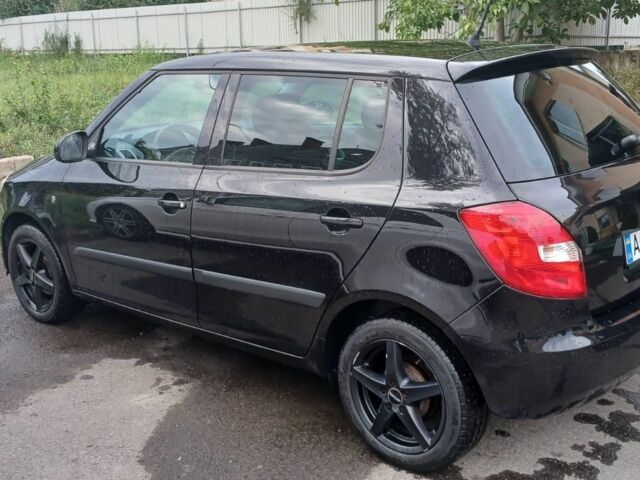 Черный Шкода Фабия, объемом двигателя 1.2 л и пробегом 180 тыс. км за 5534 $, фото 1 на Automoto.ua