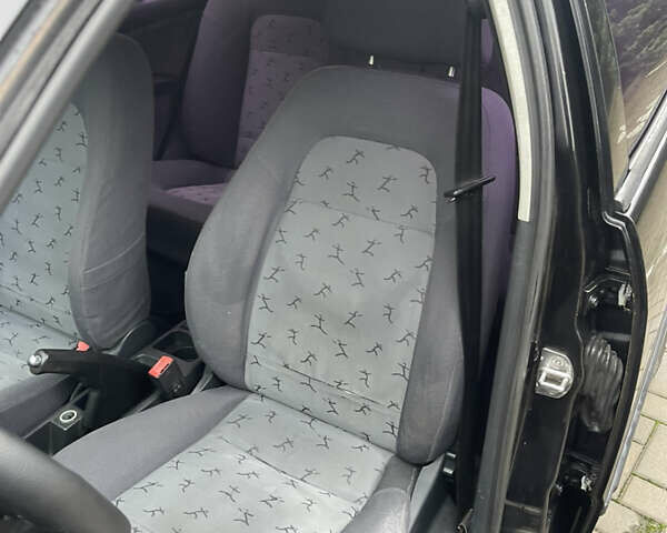 Чорний Шкода Фабія, об'ємом двигуна 1.4 л та пробігом 289 тис. км за 3470 $, фото 68 на Automoto.ua