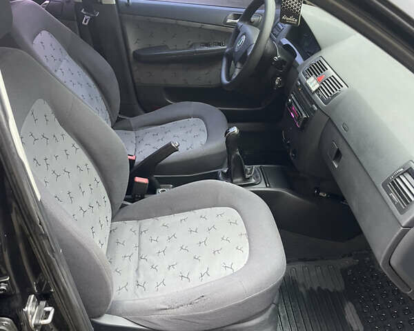 Чорний Шкода Фабія, об'ємом двигуна 1.4 л та пробігом 289 тис. км за 3470 $, фото 49 на Automoto.ua
