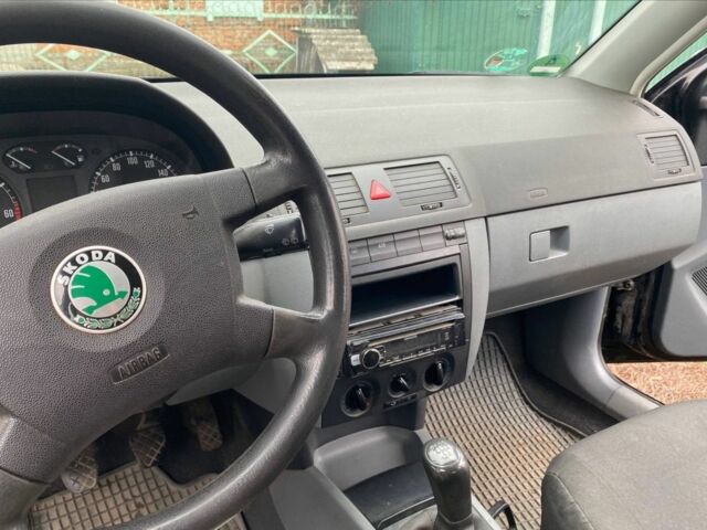 Черный Шкода Фабия, объемом двигателя 0 л и пробегом 278 тыс. км за 4200 $, фото 5 на Automoto.ua