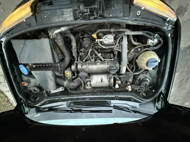 Черный Шкода Фабия, объемом двигателя 1.9 л и пробегом 200 тыс. км за 1550 $, фото 6 на Automoto.ua