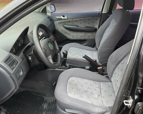 Чорний Шкода Фабія, об'ємом двигуна 1.4 л та пробігом 289 тис. км за 3470 $, фото 55 на Automoto.ua