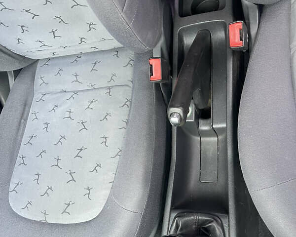 Чорний Шкода Фабія, об'ємом двигуна 1.4 л та пробігом 289 тис. км за 3470 $, фото 65 на Automoto.ua