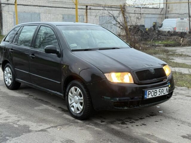Черный Шкода Фабия, объемом двигателя 1.9 л и пробегом 200 тыс. км за 1550 $, фото 3 на Automoto.ua