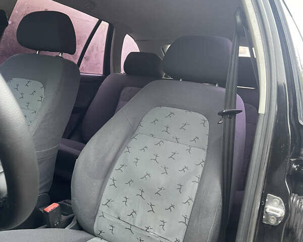 Чорний Шкода Фабія, об'ємом двигуна 1.4 л та пробігом 289 тис. км за 3470 $, фото 69 на Automoto.ua