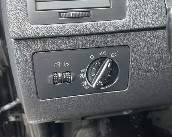 Чорний Шкода Фабія, об'ємом двигуна 1.4 л та пробігом 289 тис. км за 3470 $, фото 59 на Automoto.ua