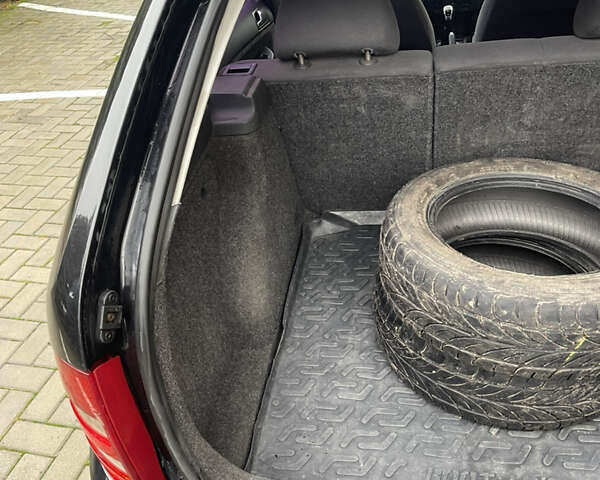 Чорний Шкода Фабія, об'ємом двигуна 1.4 л та пробігом 289 тис. км за 3470 $, фото 45 на Automoto.ua