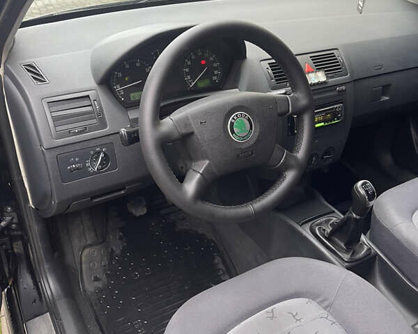 Чорний Шкода Фабія, об'ємом двигуна 1.4 л та пробігом 289 тис. км за 3470 $, фото 77 на Automoto.ua