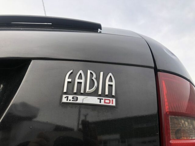 Черный Шкода Фабия, объемом двигателя 1.9 л и пробегом 362 тыс. км за 2550 $, фото 6 на Automoto.ua