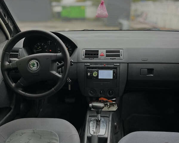 Чорний Шкода Фабія, об'ємом двигуна 1.4 л та пробігом 295 тис. км за 4150 $, фото 10 на Automoto.ua